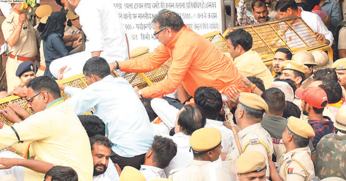 POONIA, BJP WORKERS COURT ARREST AT HALLA BOL RALLY